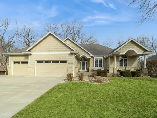 15133 Holcomb Ave, Clive, IA 50325