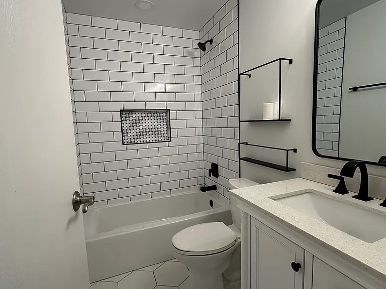 1 Parkside Ct #5 — Photo 5