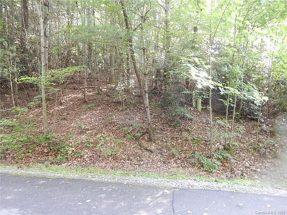 4th image of 401 Greenstone Ln
