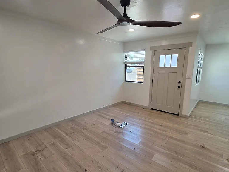 4036 E Moreland St #B — Photo 4