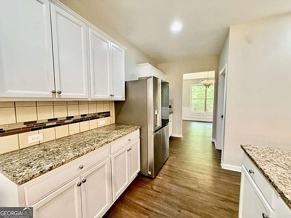 5th image of 5190 Amberland Sq
