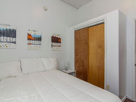 3rd image of 1628 Mount Vernon St #2R