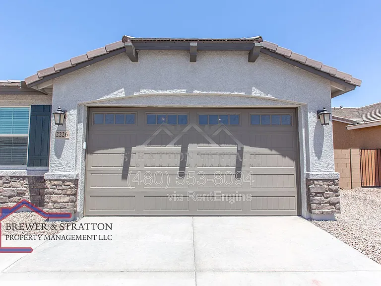 2226 E Kelly Dr — Photo 4