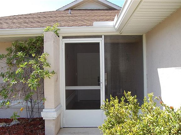 5th image of 104 Yellow Pine Dr
