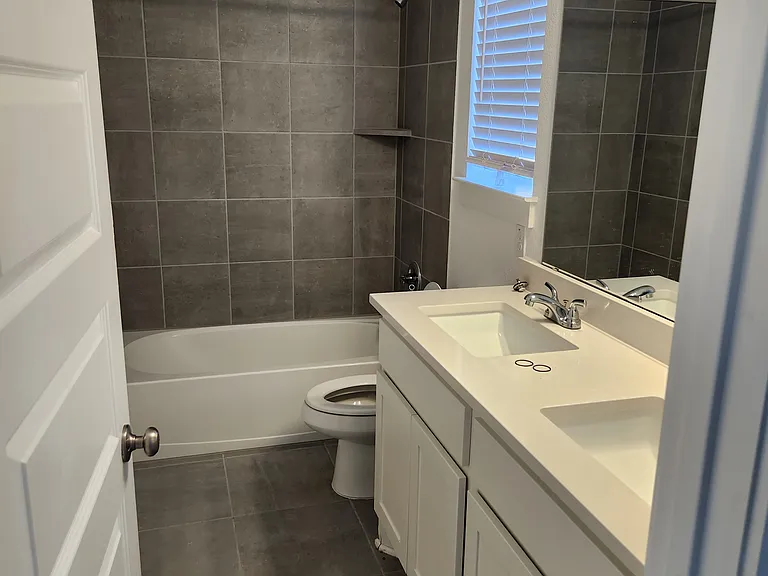 712 Pinnacle View Dr — Photo 21