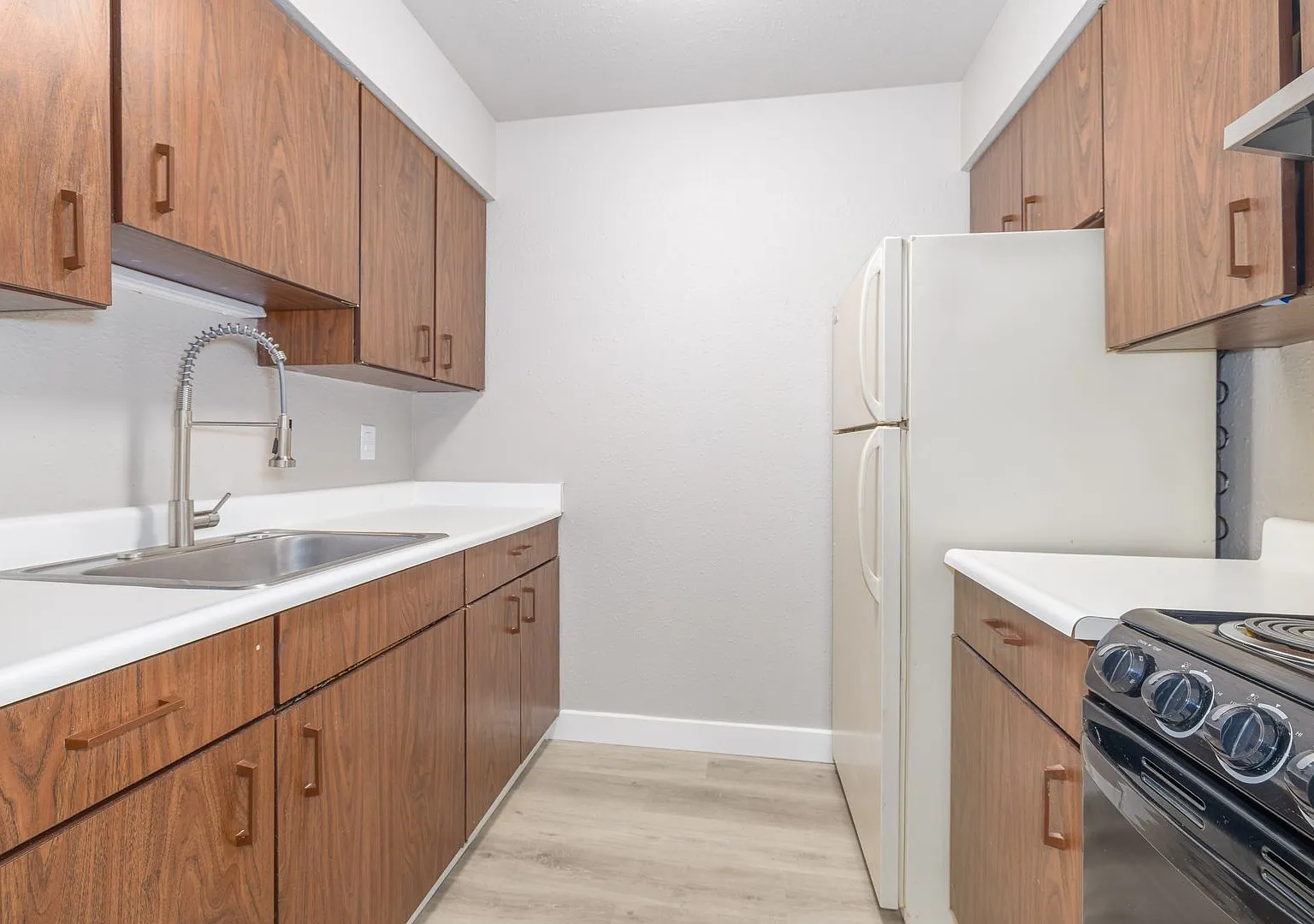 1105 Rock Ave — Photo 2