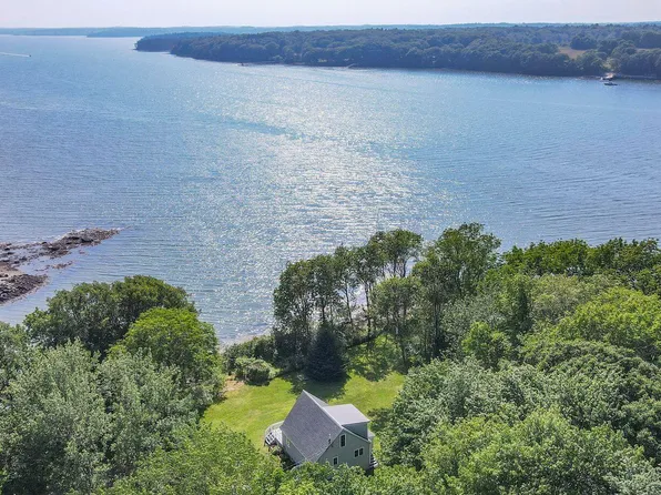 17 Rocking Horse Lane, Saint George, ME 04860