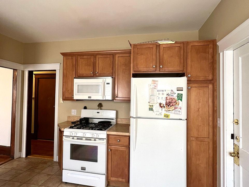 1st image of 223 Holland St #28