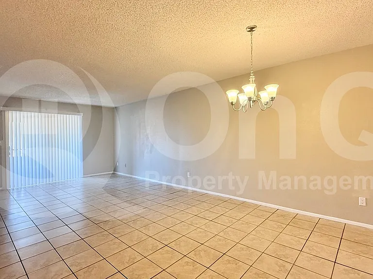 10828 N Biltmore Dr #212 — Photo 8