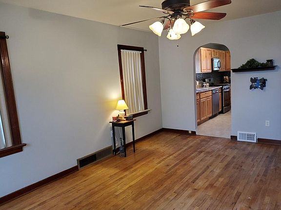 2nd image of 721 E 32nd St