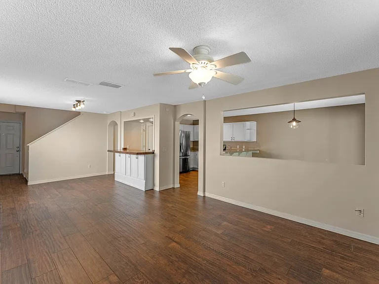 15321 Harrowgate Way — Photo 5