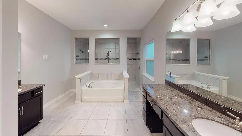 12761 Chandler Crossing Lane — Photo 4