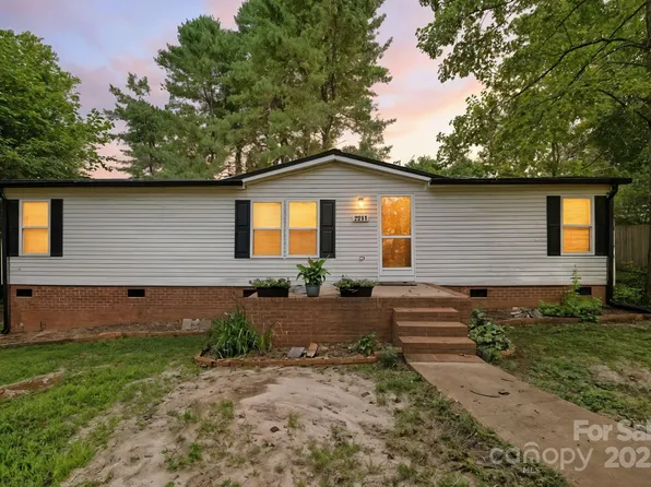 2511 Swanson Rd, Crouse, NC 28033