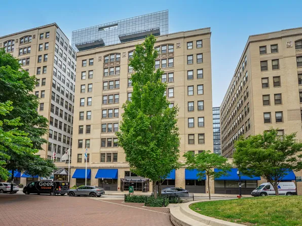 680 S Federal St APT 409, Chicago, IL 60605