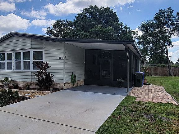 4th image of 1050 Cosmos Dr