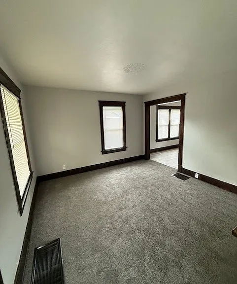 437 Bonnie Brae Ave SE — Photo 5