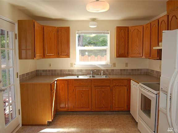 5th image of 3657 SE Buckingham Dr