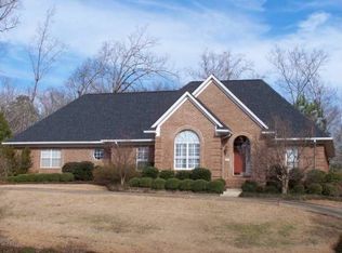 870 Greenbriar Dr, Columbus, MS 39705