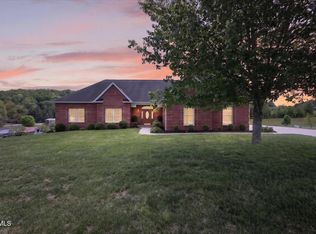 121 Sunnyfield Dr, Blountville, TN 37617
