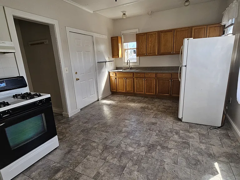 30 Fox St #2B — Photo 9