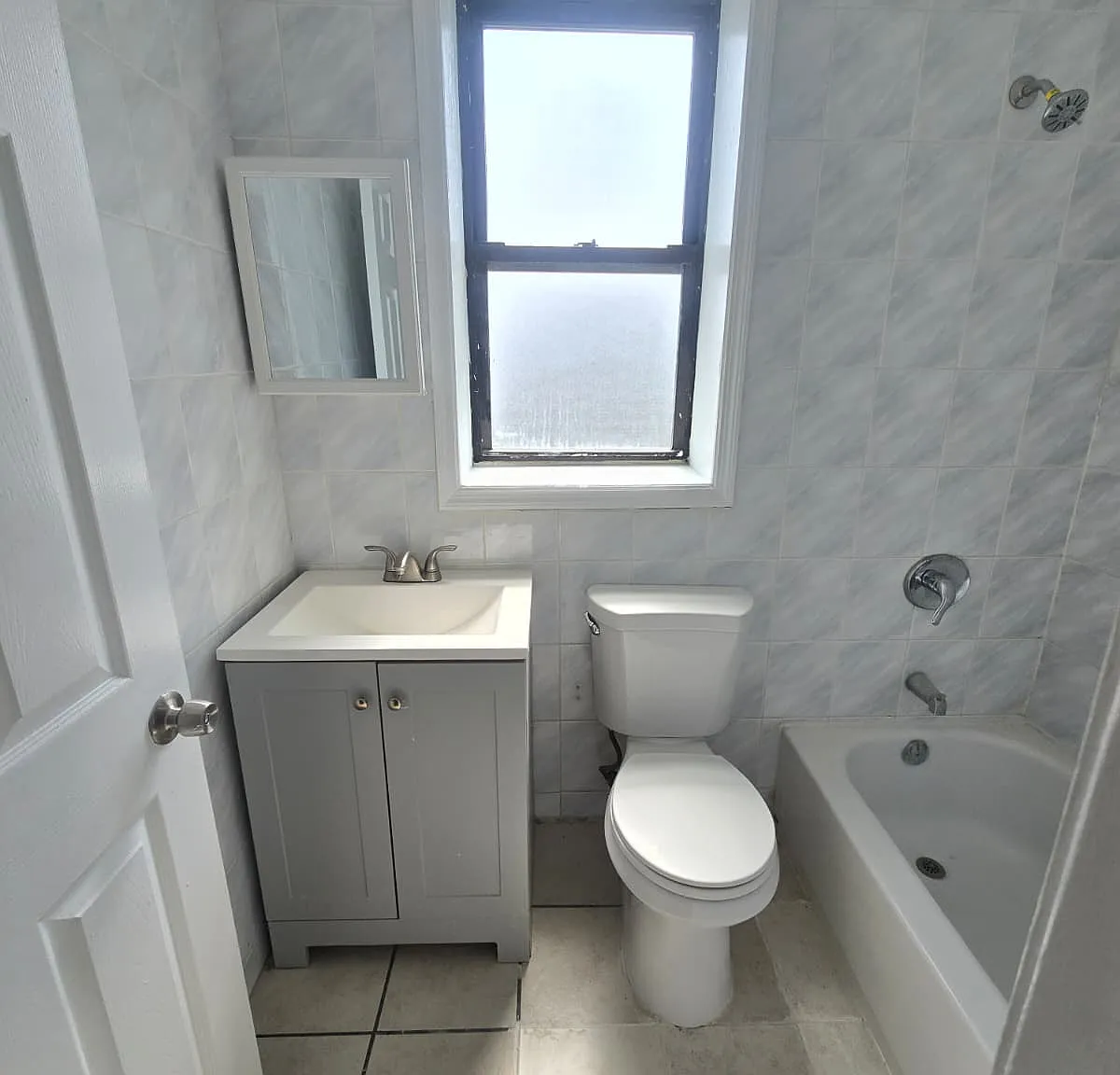 3 bed, $2,100 — Photo 3