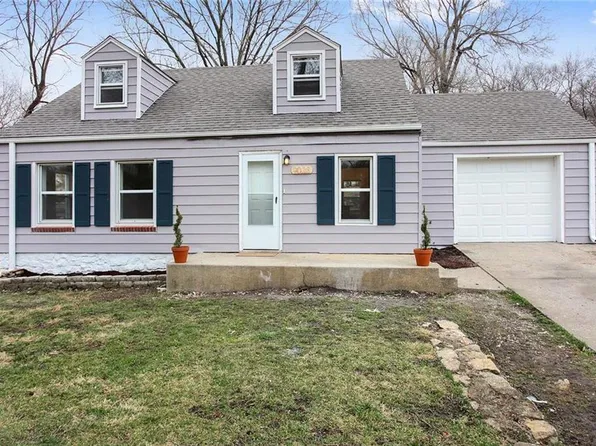 9028 McGee St, Kansas City, MO 64114