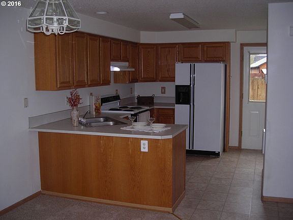 2nd image of 501 SE 8th Pl #C9