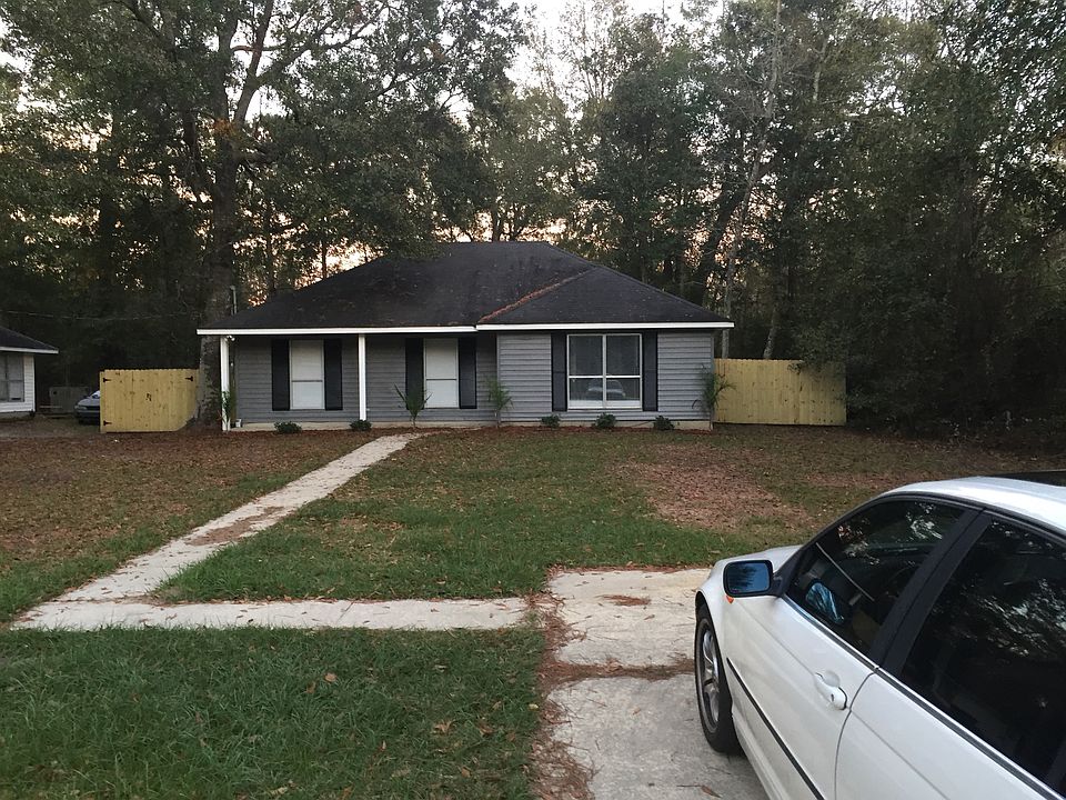 1st image of 110 E Cherrywood Ln
