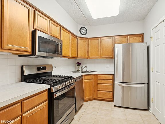 2nd image of 770 Pearson St #712