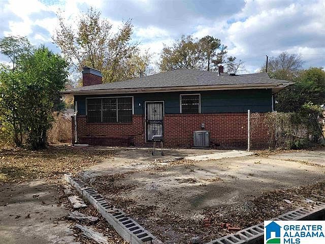 2nd image of 1213 Avenue H