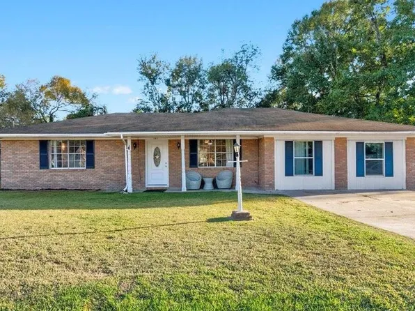 140 Lynn Dr, Lumberton, TX 77657