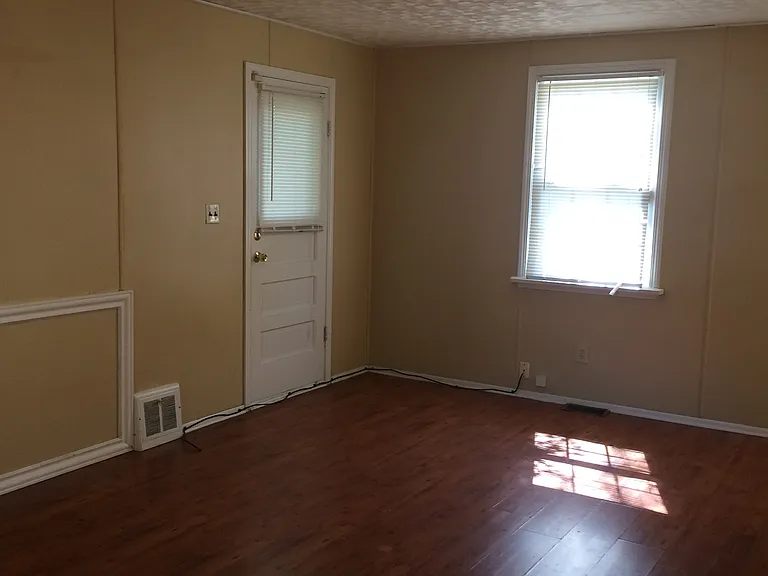 3882 Salisbury Rd — Photo 2