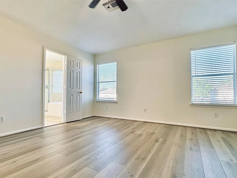 5906 Llano Creek Dr — Photo 15