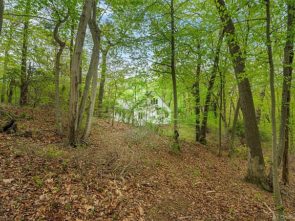 4th image of 230 Sweet Hollow Road