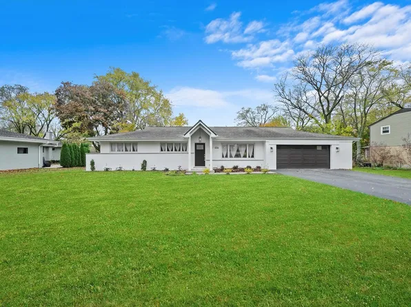 6334 Pontiac Dr, Indian Head Park, IL 60525