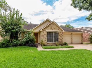 1906 Iron Rdg, Sugar Land, TX 77478