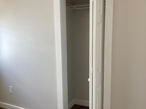 5th image of 60 Railroad Ave #1