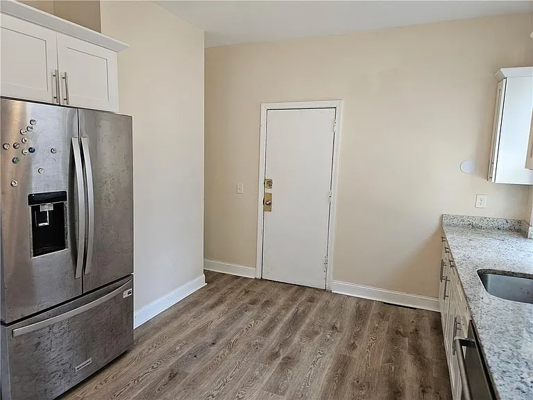68 John St — Photo 20