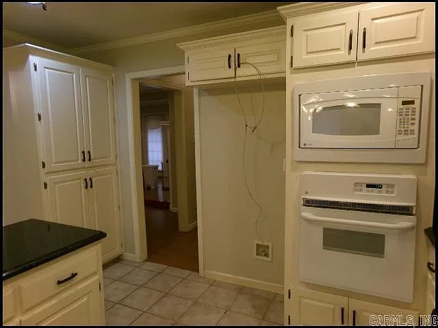 3225 Jean Cv — Photo 6