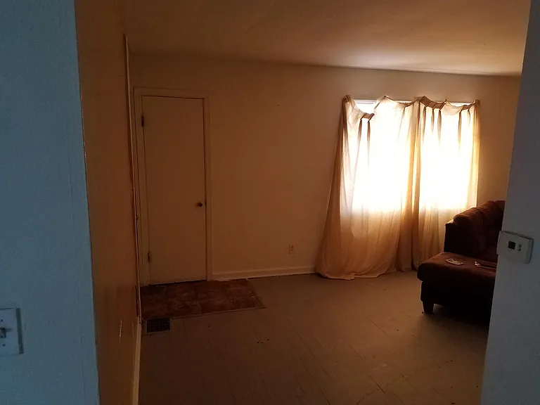 2090 Cleveland Ave — Photo 7
