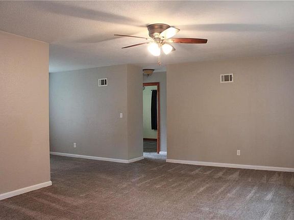 3rd image of 3118 S Crysler Ave