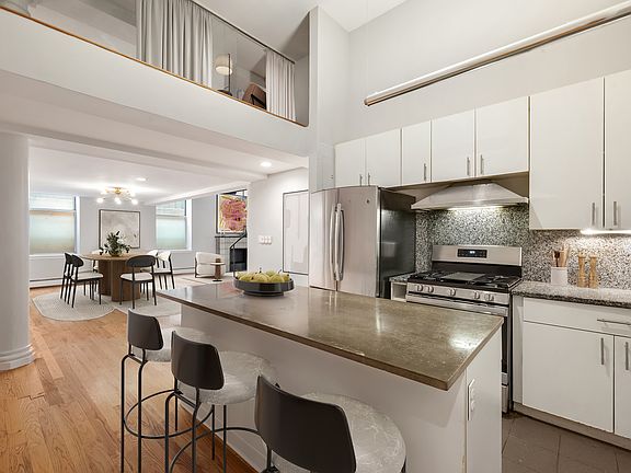 4th image of 95 Greene St APT 2F