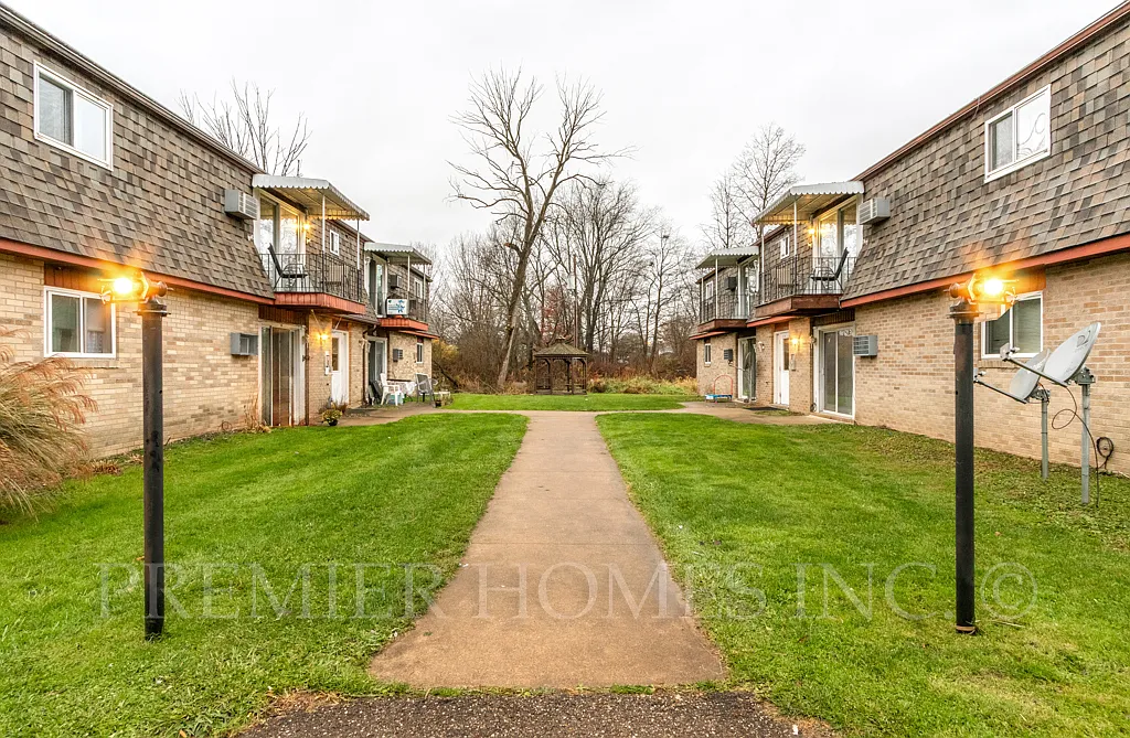 2 bed, $995 — Photo 3