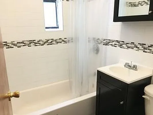 Rented by Lang Realty LLC | media 25