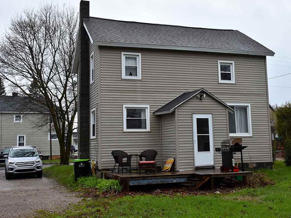 1st image of 915 Franklin St