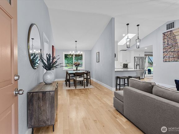 3rd image of 13806 25th Avenue SE