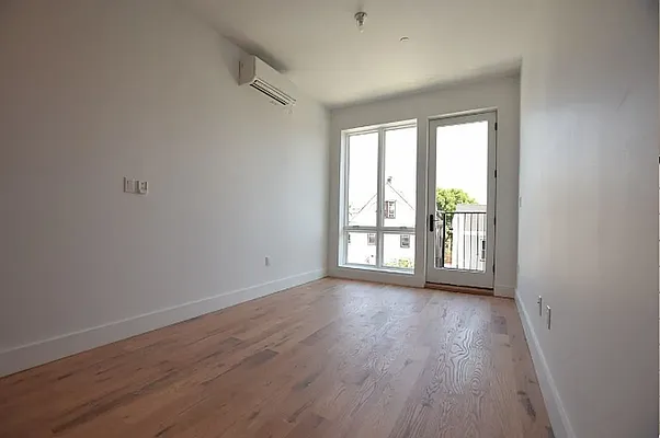 Rented by Aron Fried, LREB | media 3