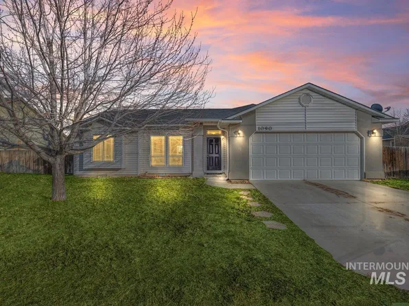 1090 SW Isaac Ln, Mountain Home, ID 83647