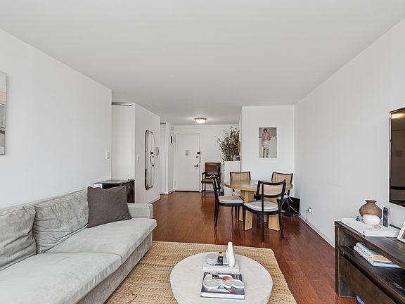 3rd image of 301 E 79th St #Phd