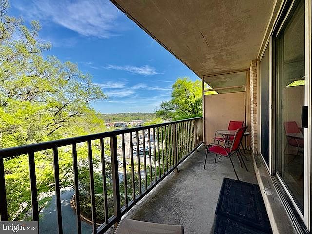 1st image of 4410 Oglethorpe St APT 712